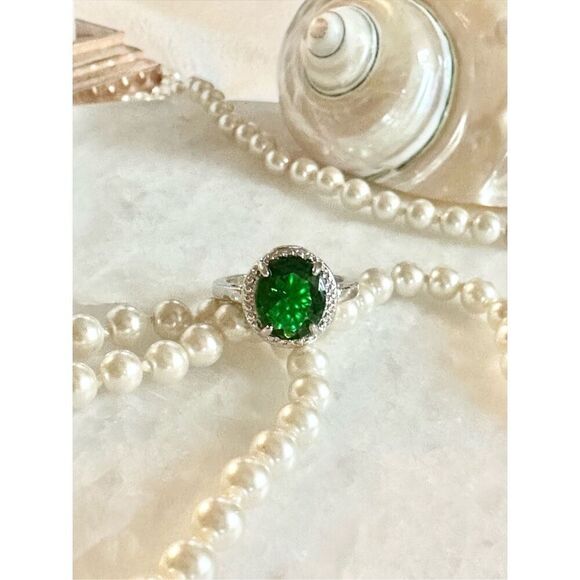 Cubic zirconia oval cut emerald green ring size 9 - Picture 4 of 6